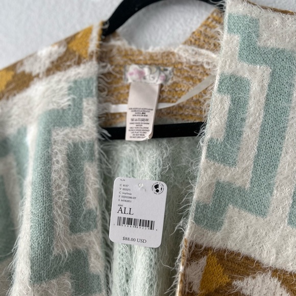 NWT Free People Diamondback Oversized Poncho knit Sweater OS - Picture 5 of 6